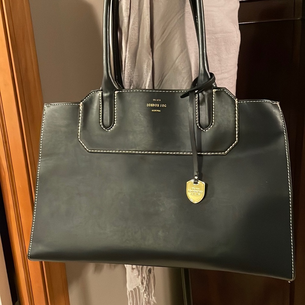 London Fog Beautiful shoulder strap bag